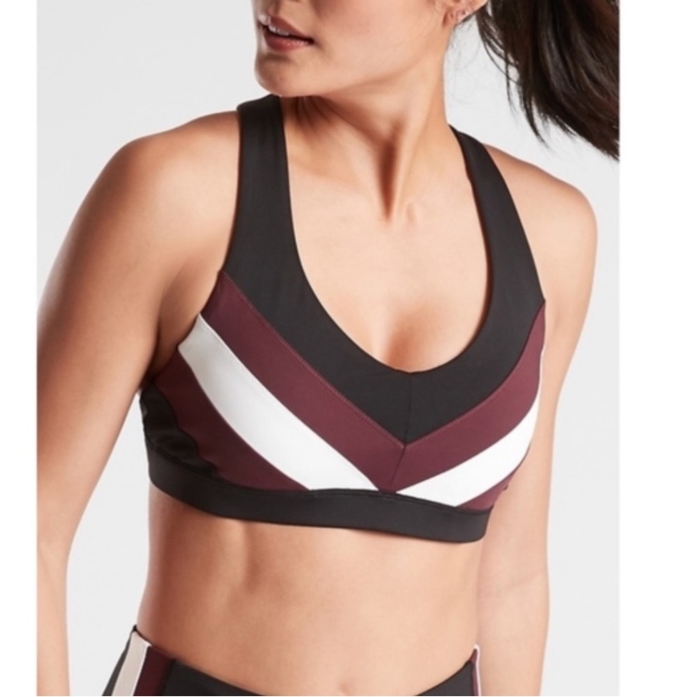Athleta Crunch Colorblock Sports Bra in SuperSonic M